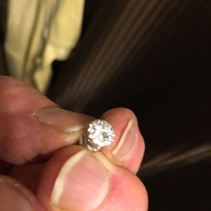 Beautiful Faux stud earrings in silver and ygold.